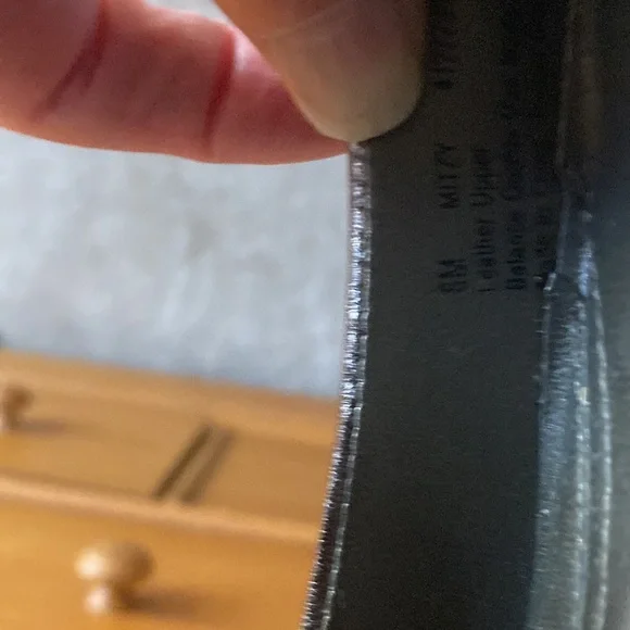 Women’s Naturalizer 8M Misty leather upper flats; preowned; great condition - Picture 3 of 8